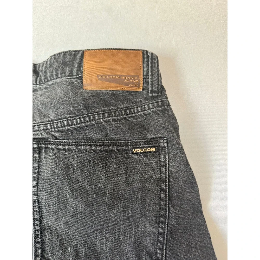 Volcom Solver Modern Straight Leg Jeans  Black Denim Mens 32 A19316R7